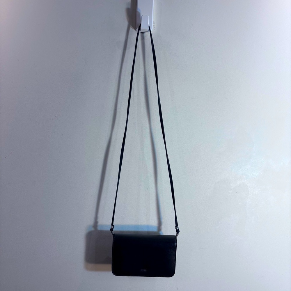 BUXTON Leather Crossbody Wallet Bag Many Compartments Inner Mirror Zipper Snap